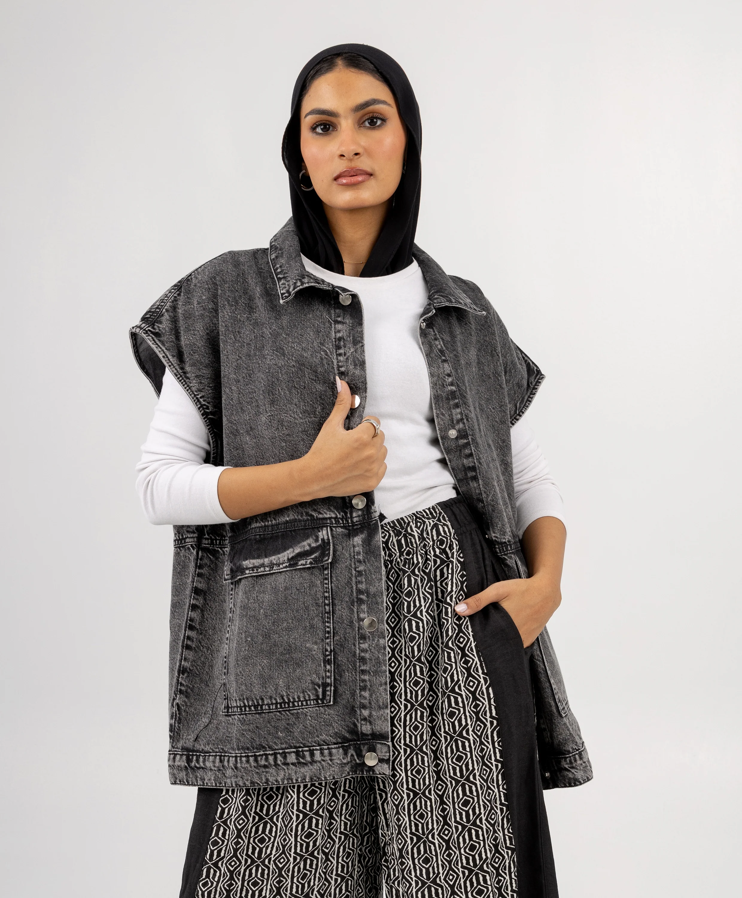 Basic Vest - Image 5