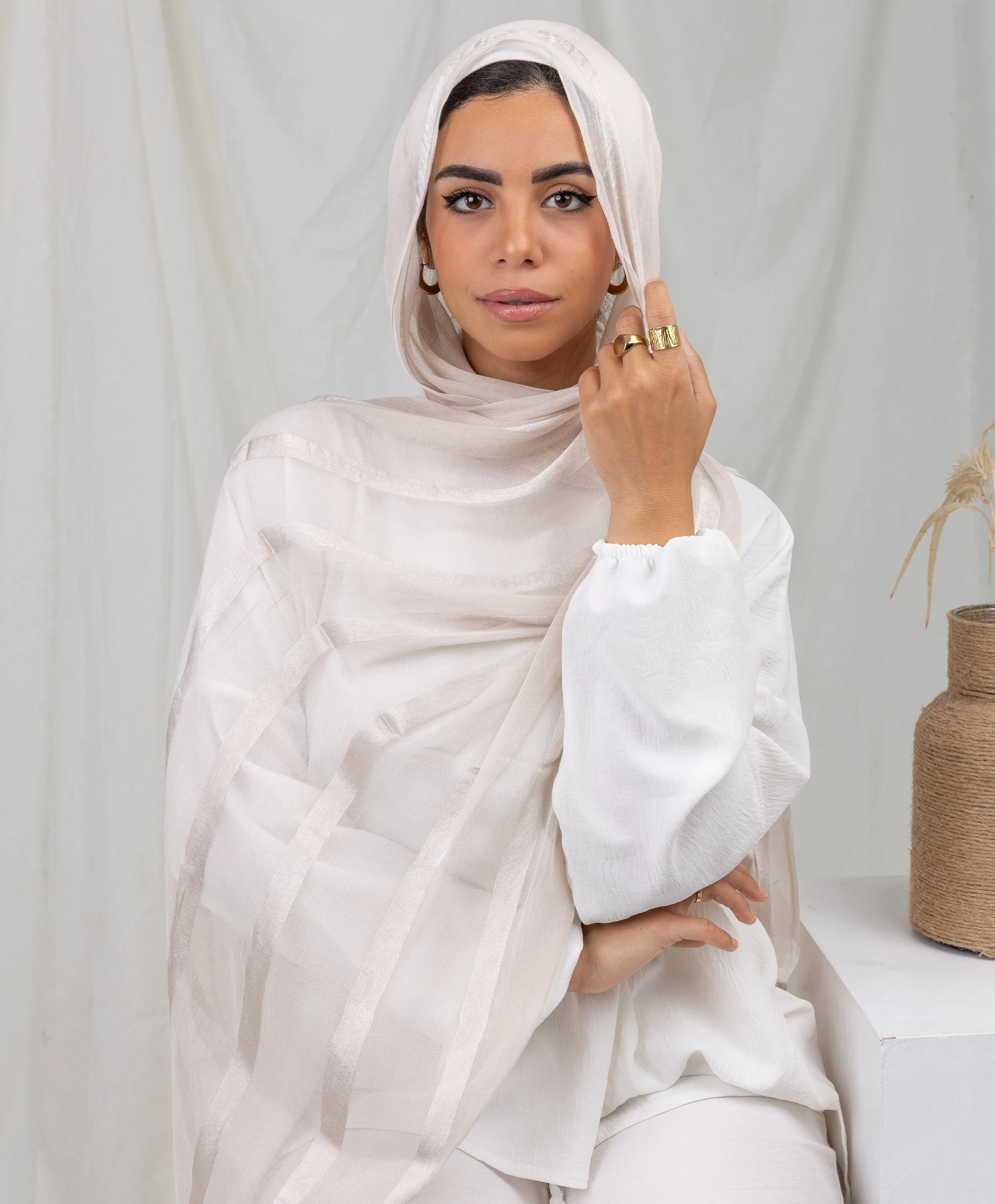 Lustrous Linen Scarf - Image 3
