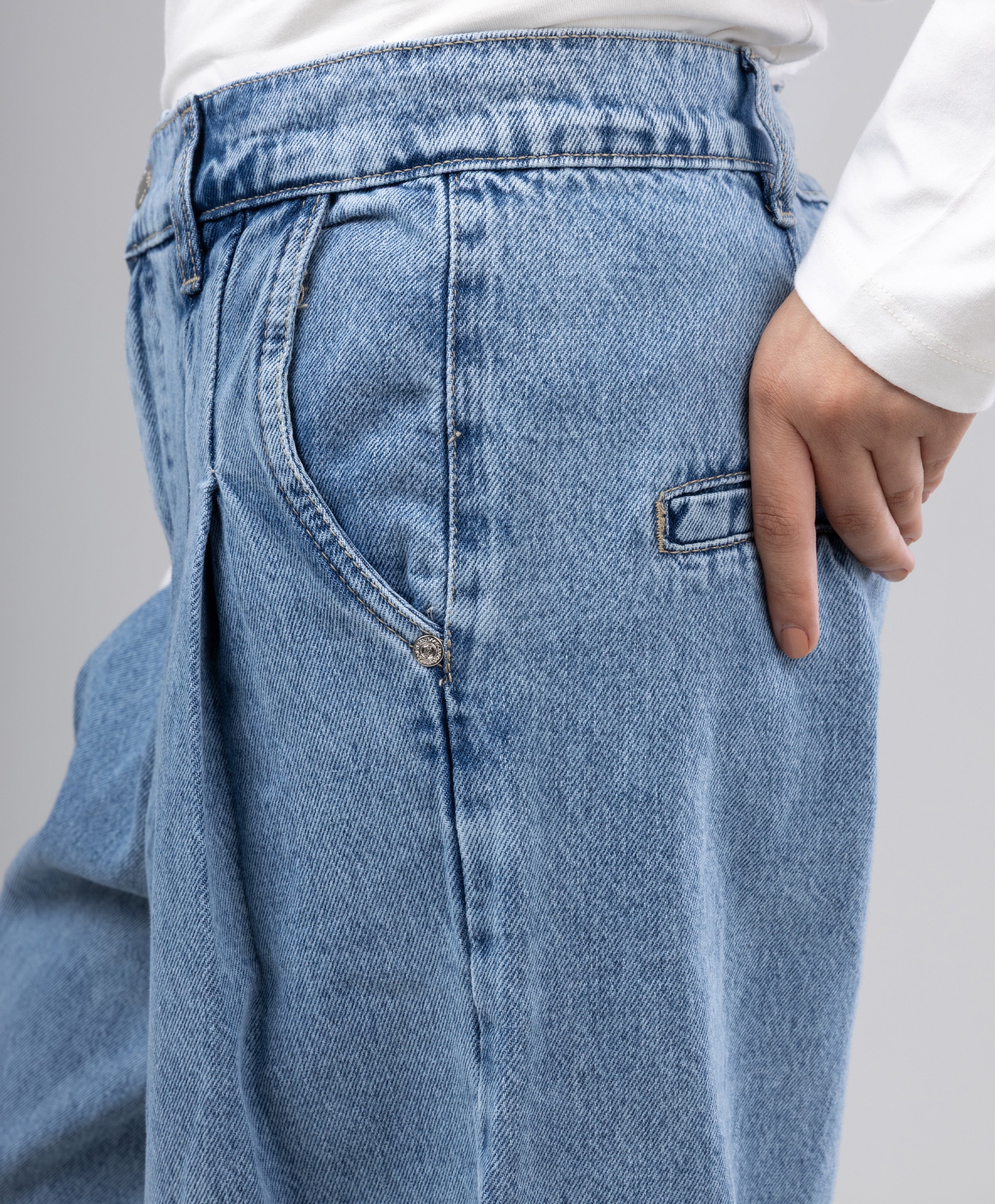 Pleated Wide Leg Denim Pants - Image 5